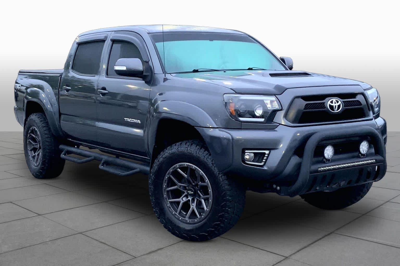 Used 2015 Toyota Tacoma PreRunner w/ TRD Sport Package RWD image 3