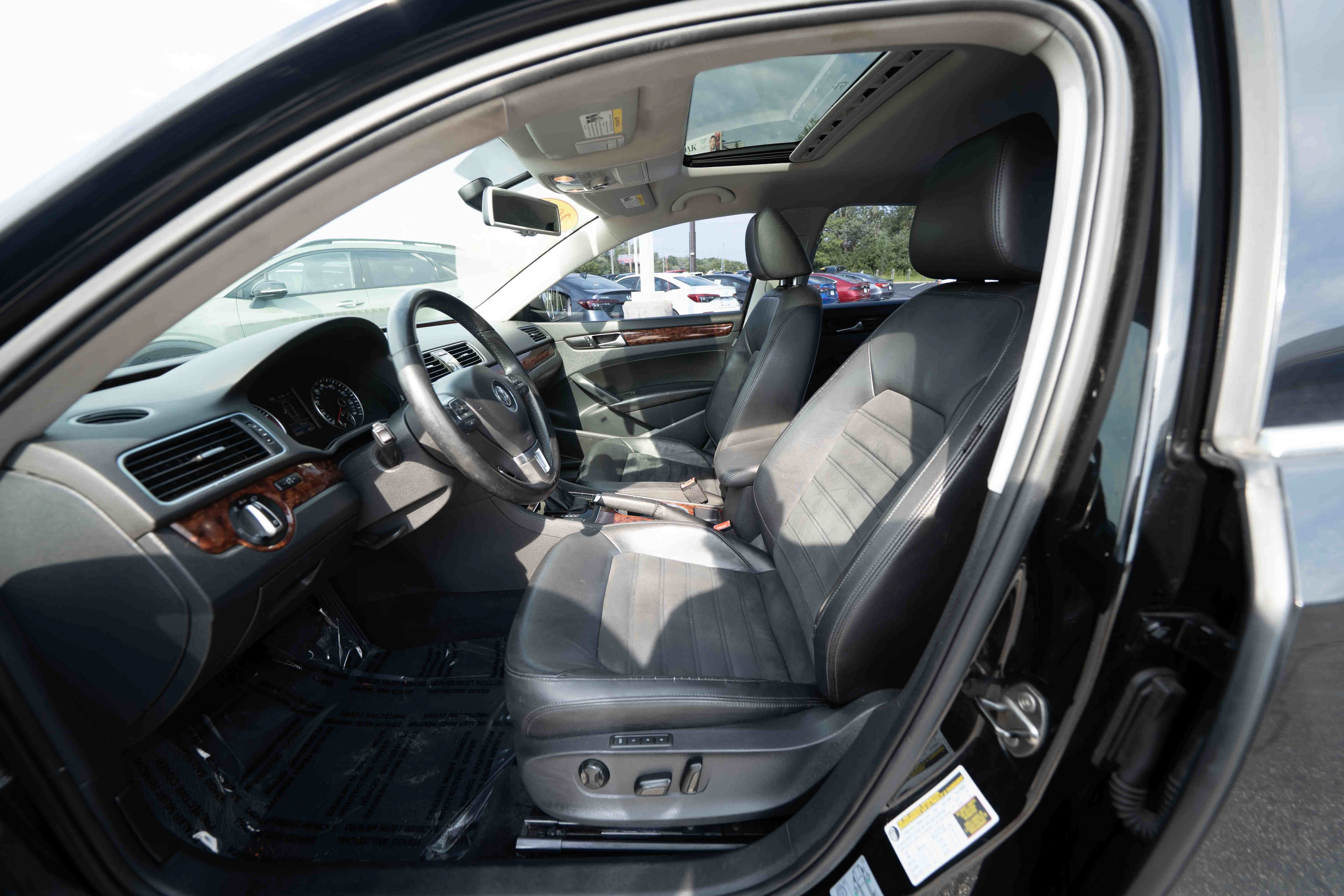 Used 2013 Volkswagen Passat 2.5 SEL Premium FWD image 9