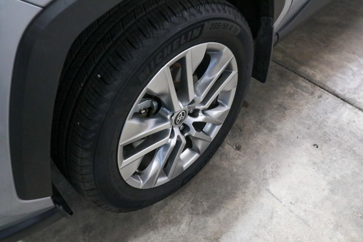 Used 2025 Toyota RAV4 XLE Premium FWD image 33