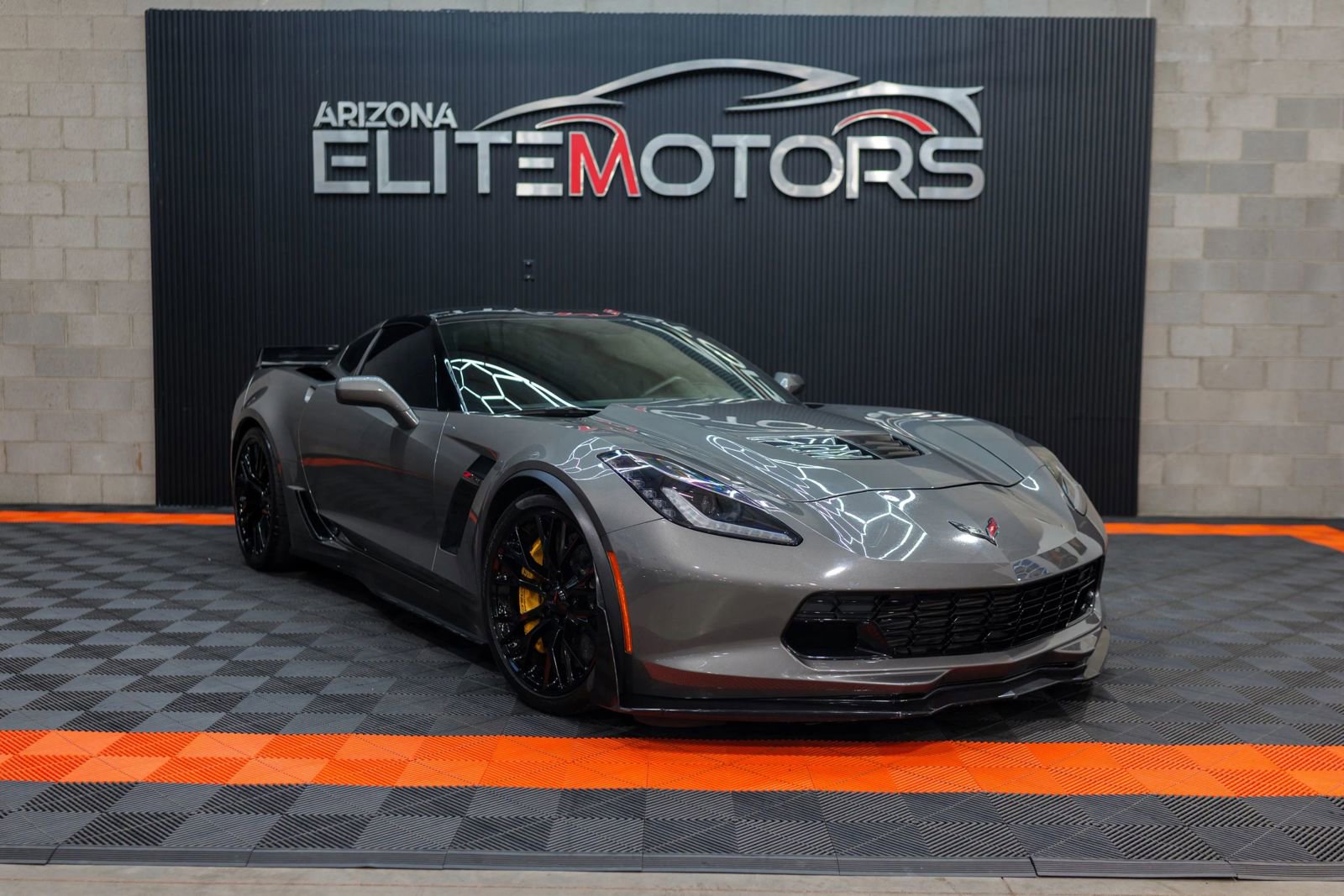 Used 2015 Chevrolet Corvette Z06 w/ Z07 Performance Package RWD image 2