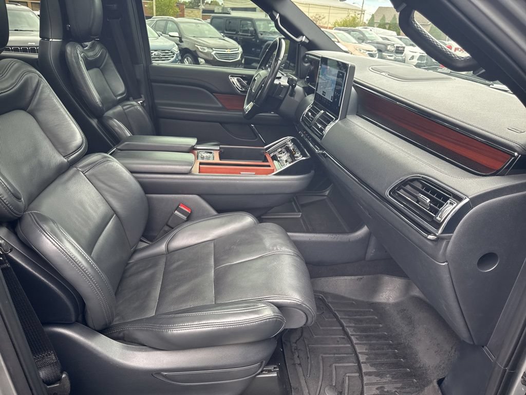 Used 2022 Lincoln Navigator Reserve AWD/4WD image 39
