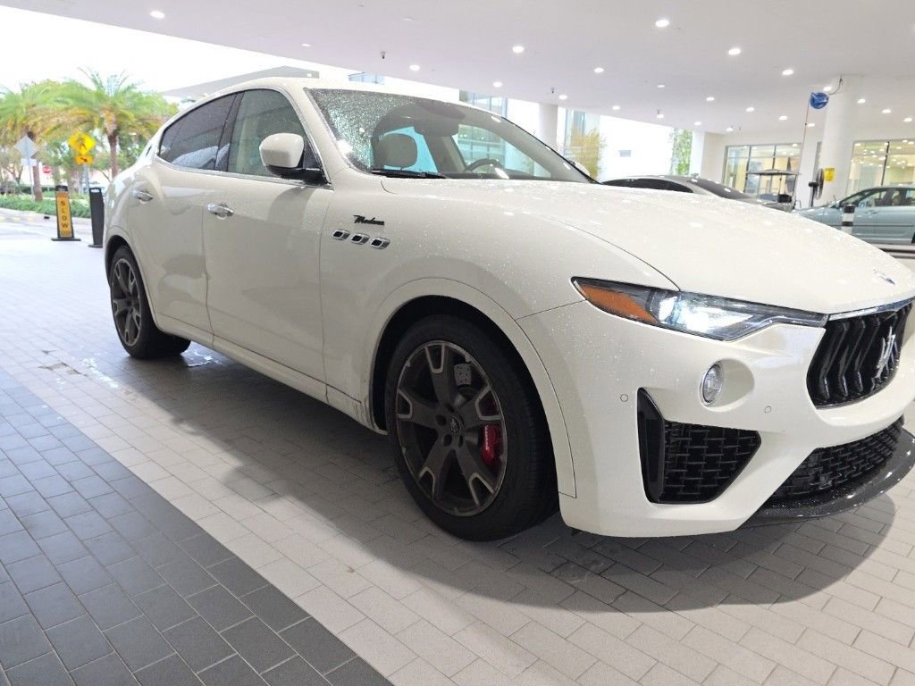 Used 2022 Maserati Levante Modena image 3