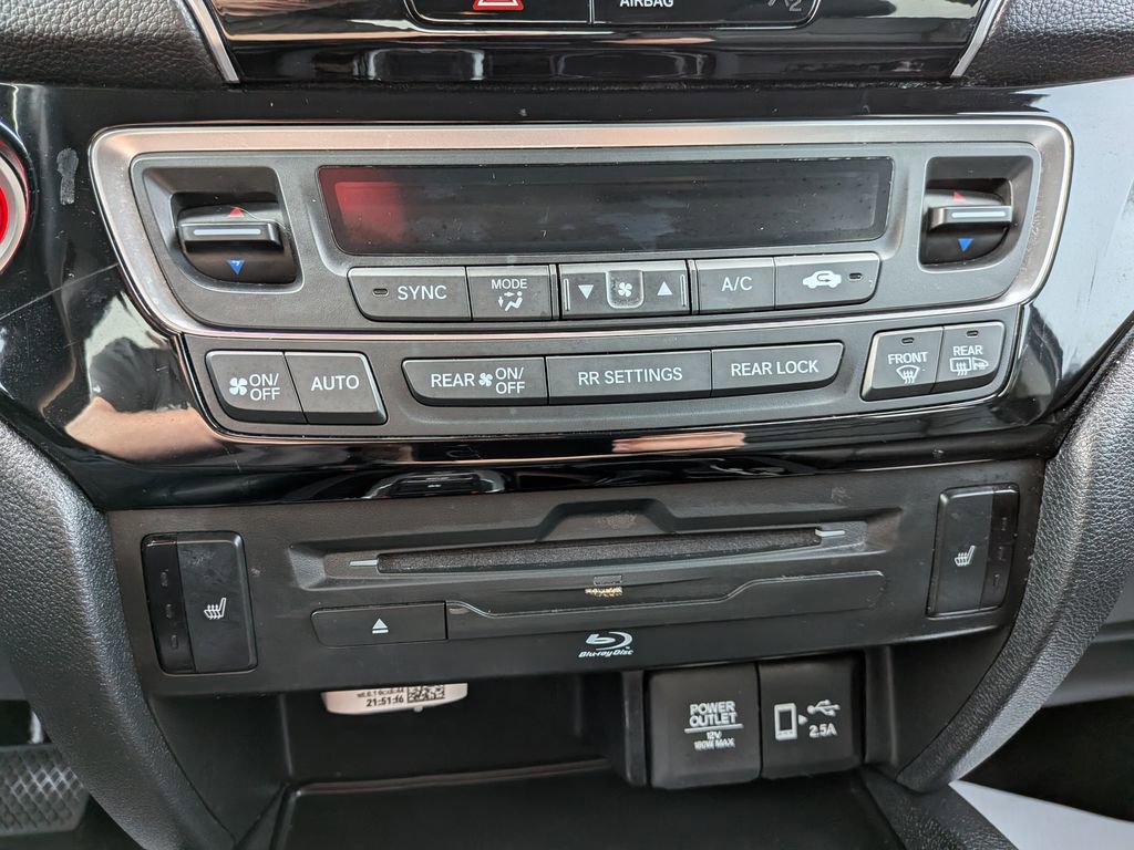 Used 2021 Honda Pilot Touring image 19