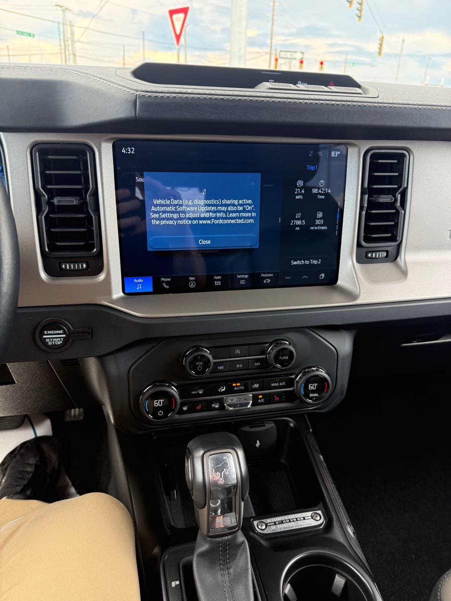 Used 2025 Ford Bronco Outer Banks AWD/4WD image 17