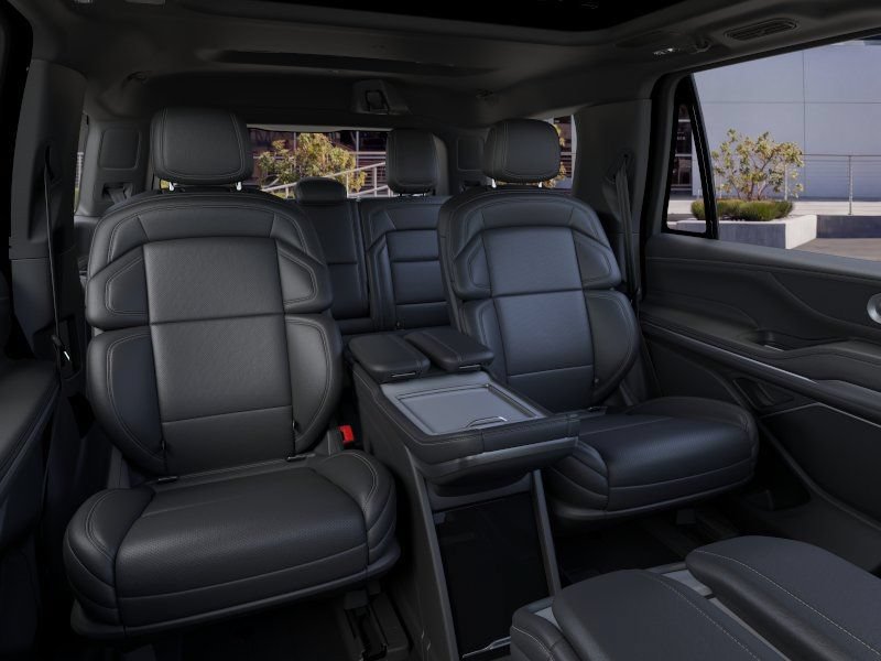New 2026 Lincoln Navigator Reserve w/ Jet Appearance Package AWD/4WD image 11