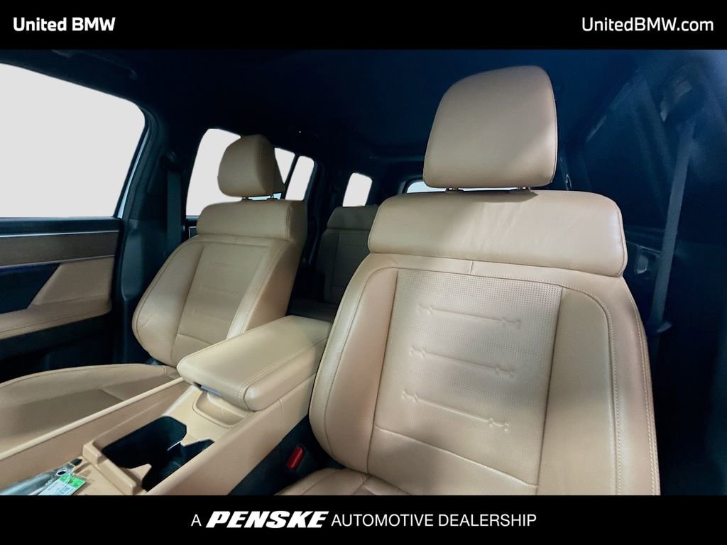Used 2025 Hyundai Santa Fe Limited FWD image 5