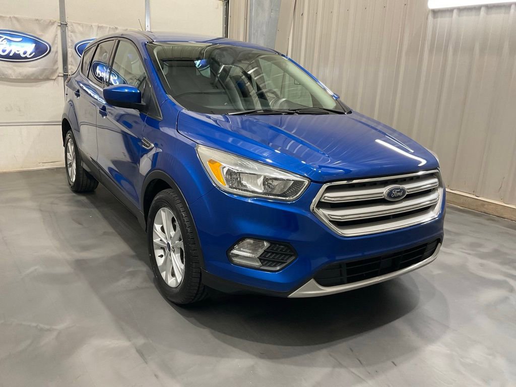 Used 2019 Ford Escape SE image 1