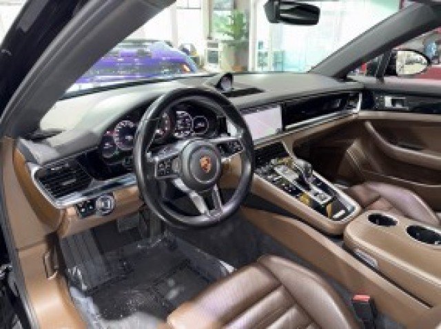 Used 2018 Porsche Panamera 4 AWD/4WD image 4