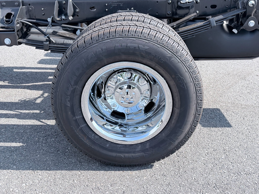 New 2026 RAM 3500 Tradesman w/ Chrome Appearance Group A AWD/4WD image 32