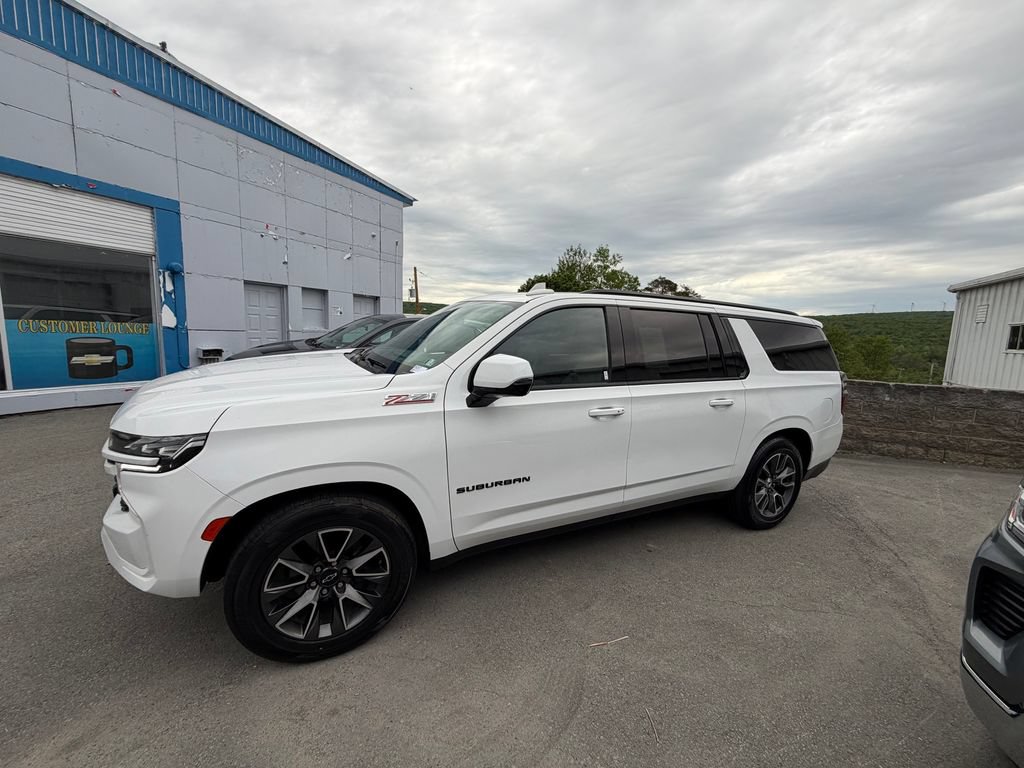 Used 2021 Chevrolet Suburban Z71 w/ Z71 Off-Road Package AWD/4WD image 2