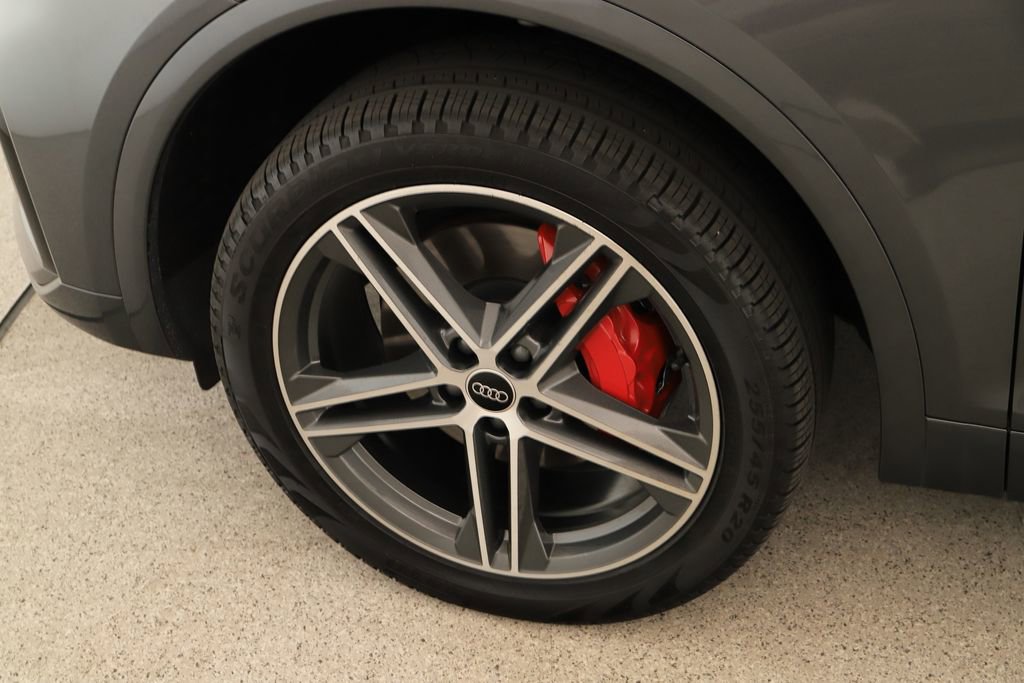 Certified 2025 Audi Q5 e Premium Plus w/ Premium Plus Package image 32