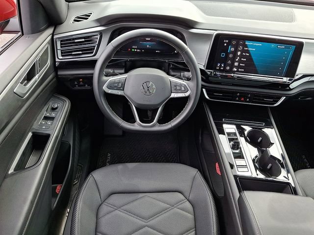 Used 2024 Volkswagen Atlas Cross Sport SE image 2