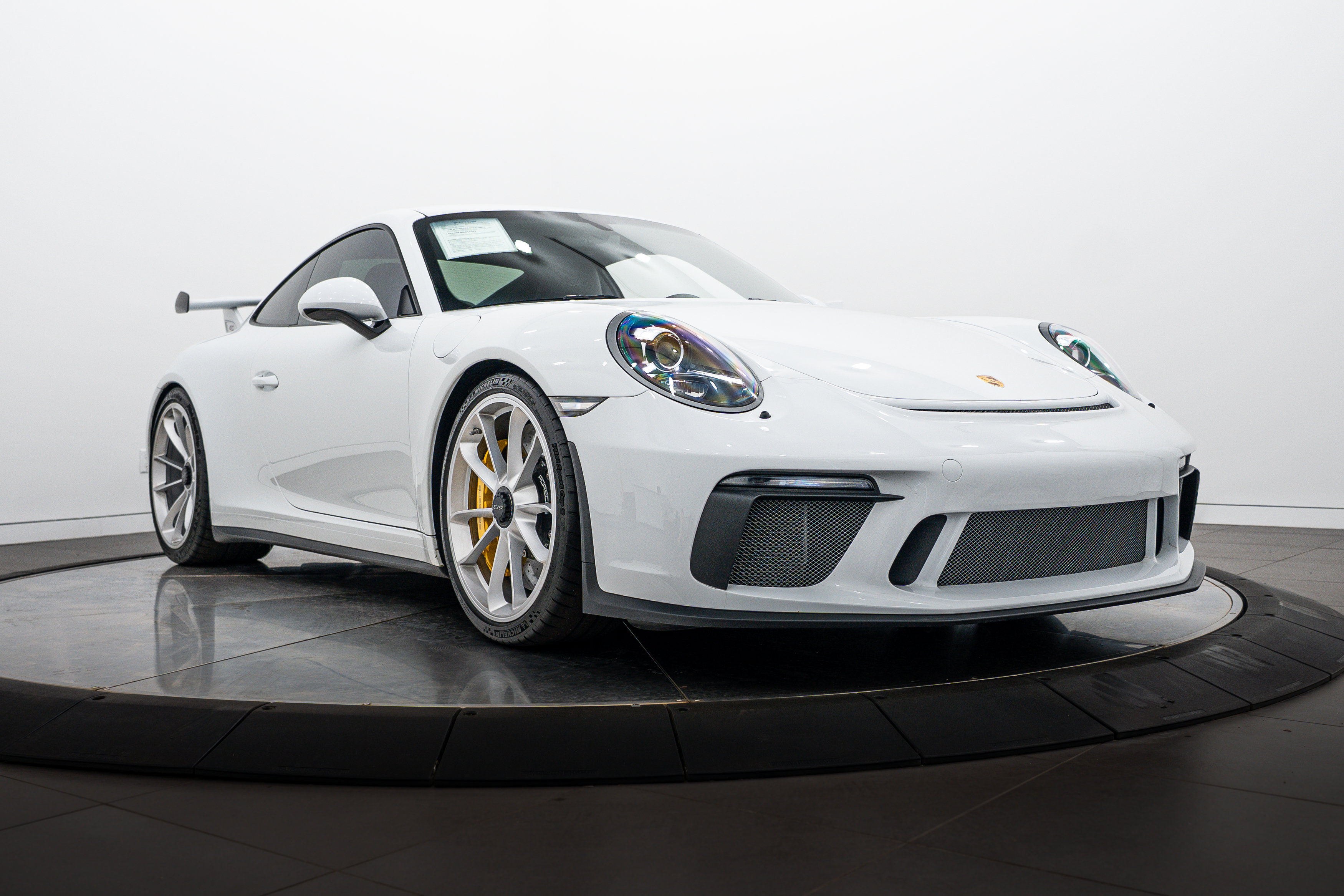 Certified 2018 Porsche 911 GT3 RWD image 9