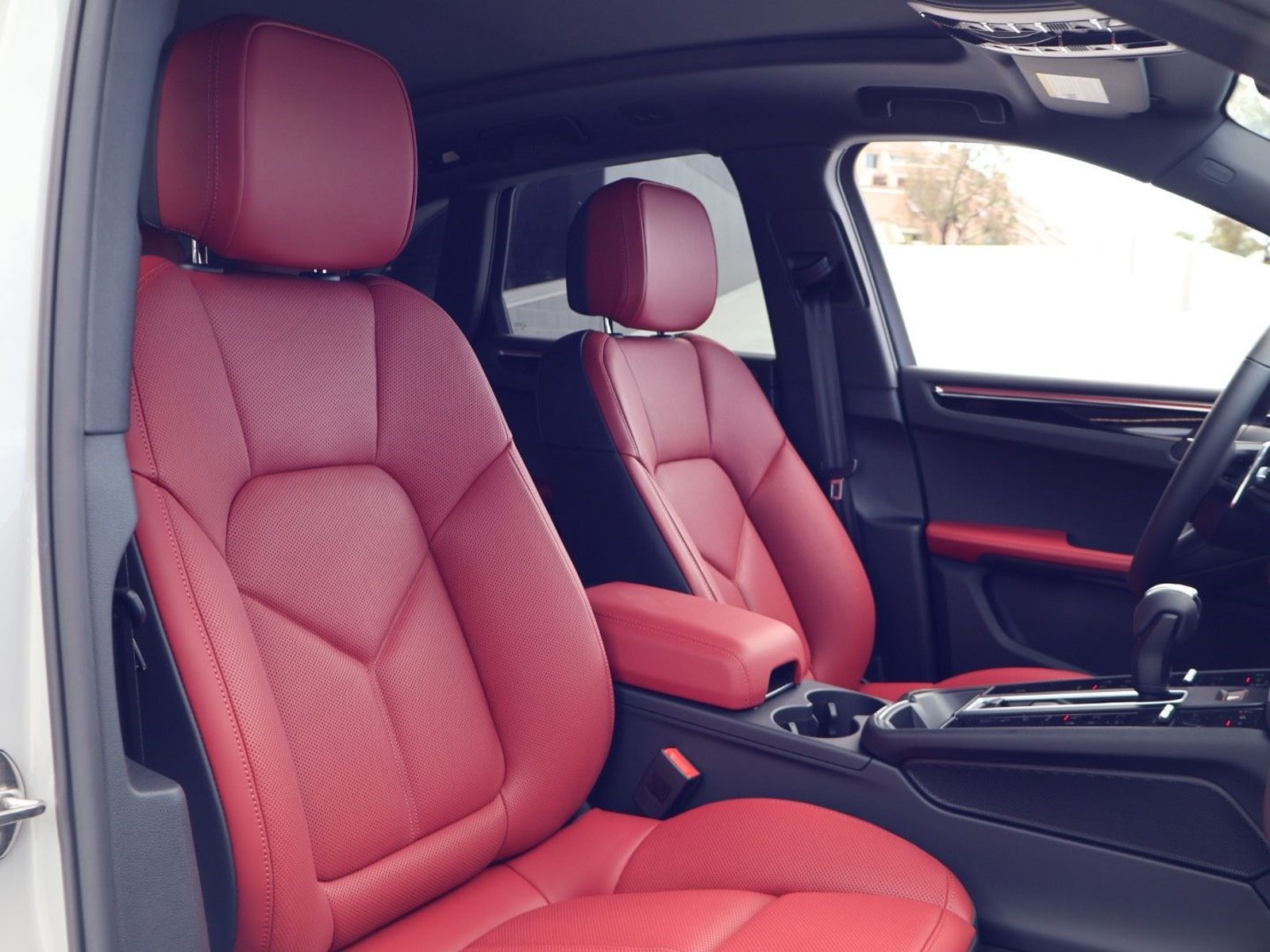 New 2026 Porsche Macan AWD/4WD image 24