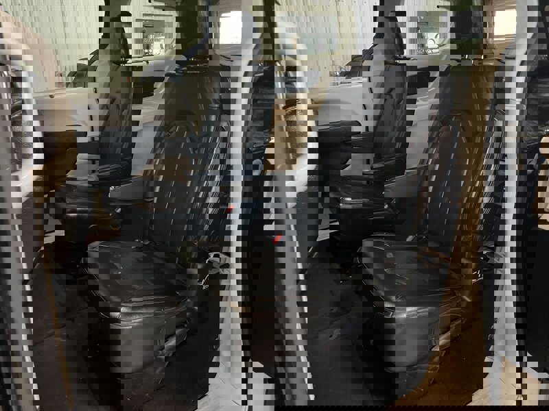 Used 2020 Chrysler Pacifica Touring-L image 16