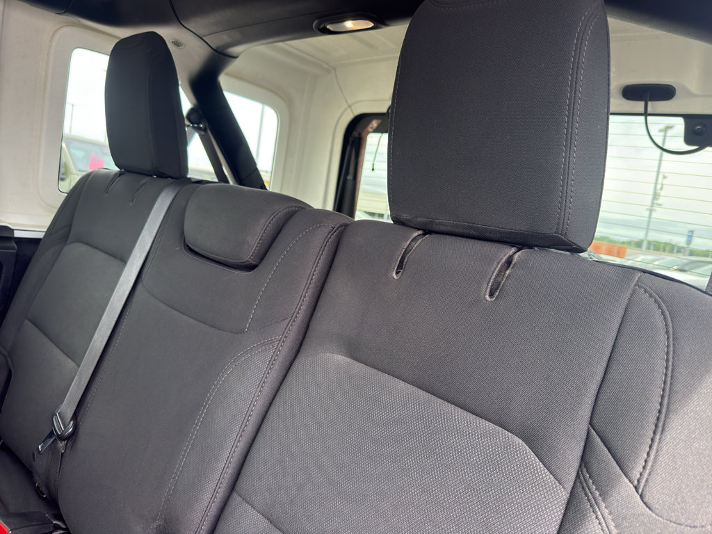 Used 2018 Jeep Wrangler Unlimited Sahara AWD/4WD image 33