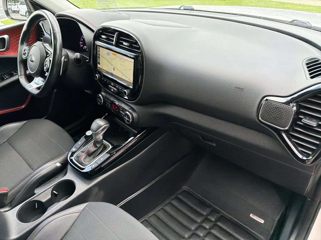 Used 2021 Kia Soul Turbo FWD image 12