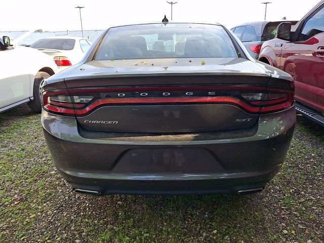 Used 2017 Dodge Charger SXT RWD image 5