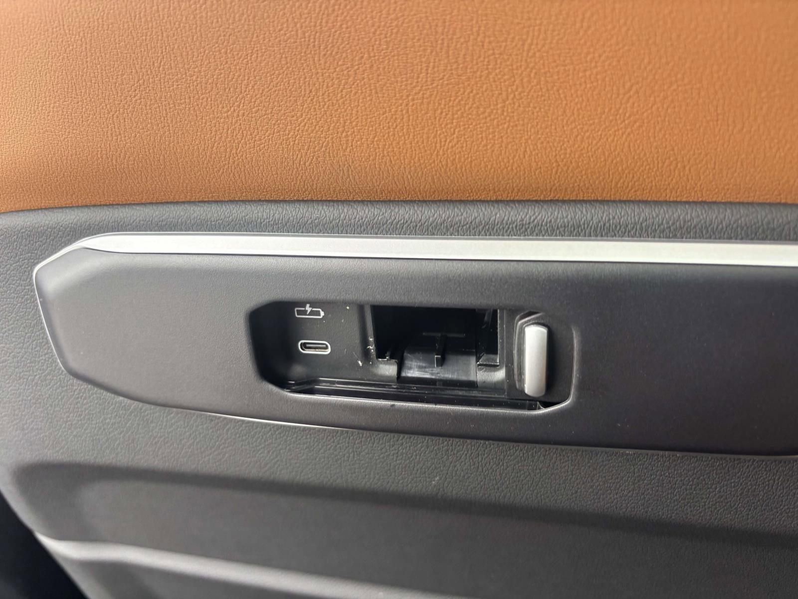 New 2026 BMW X5 xDrive40i w/ M Sport Package AWD/4WD image 33