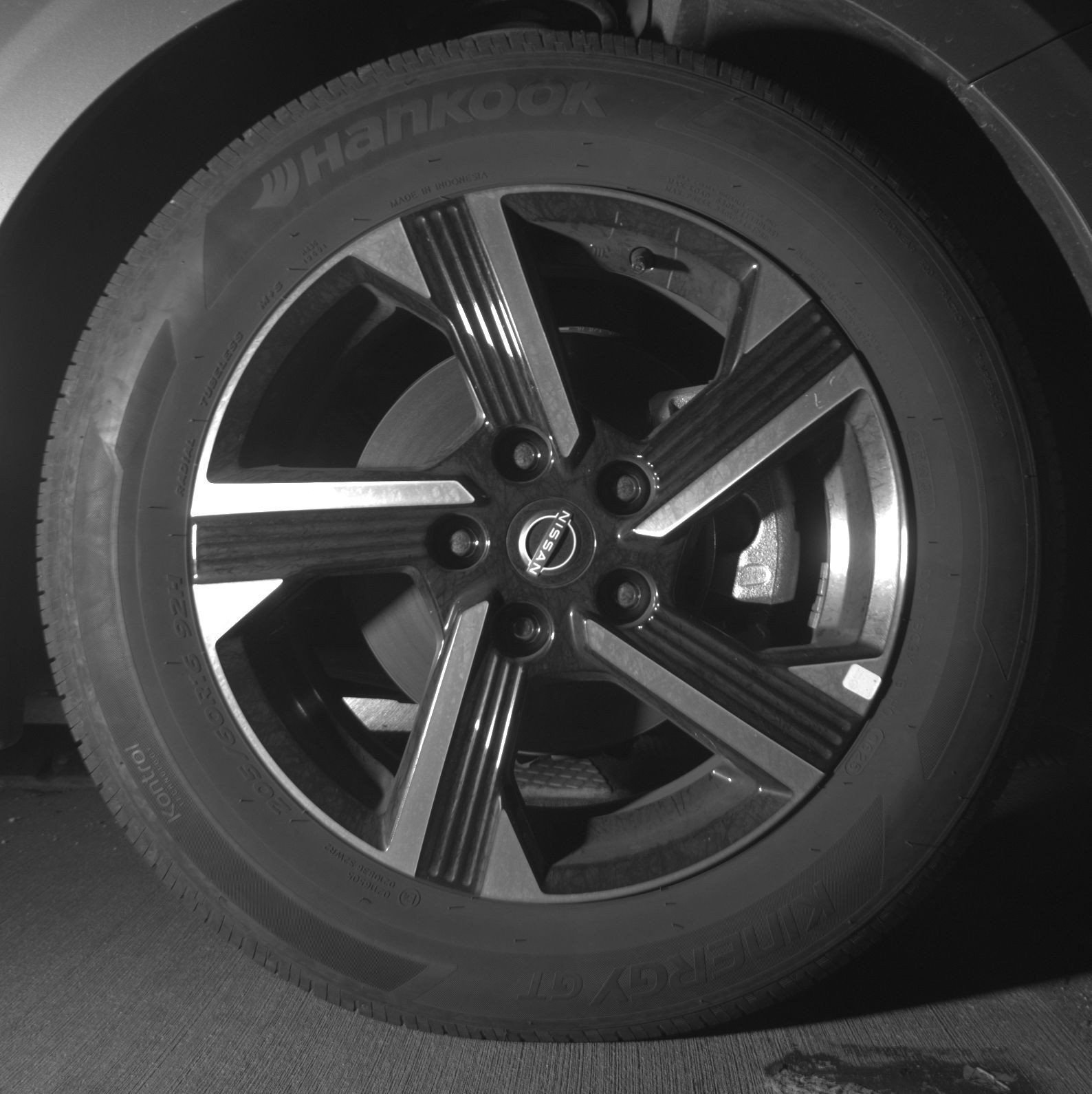 Used 2025 Nissan Sentra SV FWD image 15
