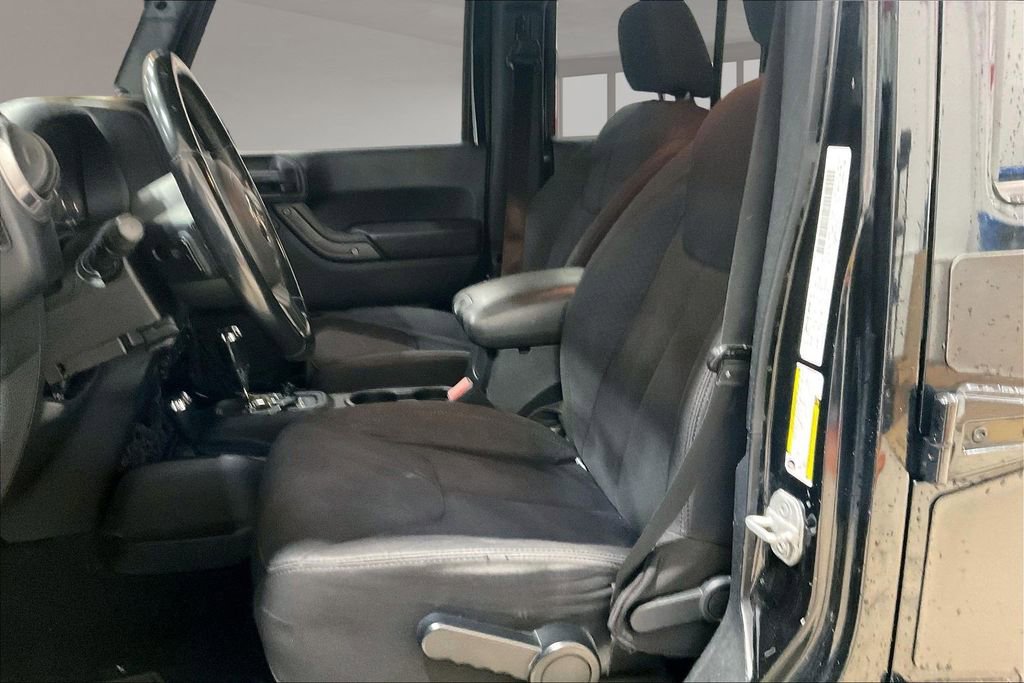 Used 2013 Jeep Wrangler Unlimited Sport image 21