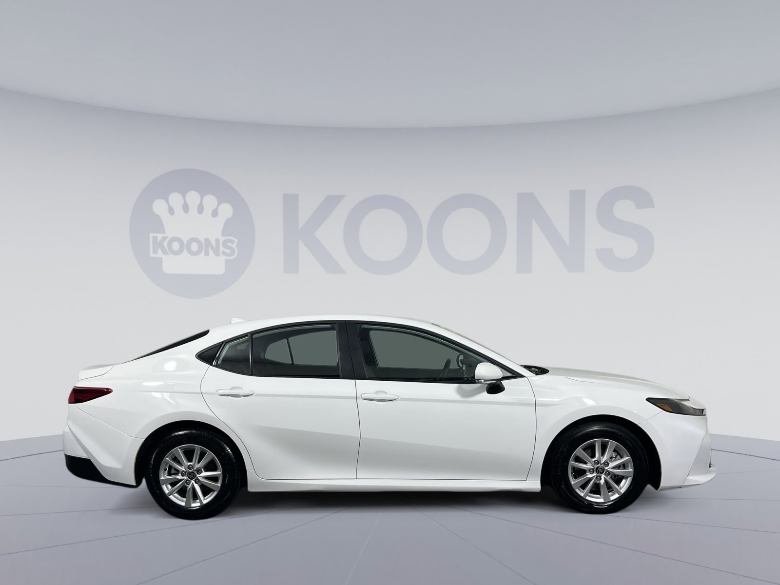 Used 2025 Toyota Camry LE image 8