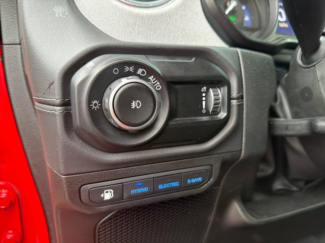 Used 2025 Jeep Wrangler Unlimited Sahara w/ Safety Group AWD/4WD image 15
