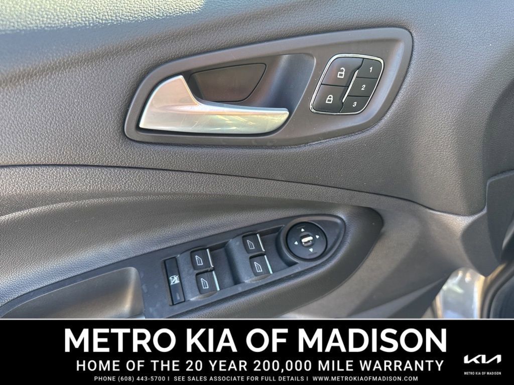 Used 2013 Ford Escape Titanium w/ Class II Trailer Tow Pkg image 12