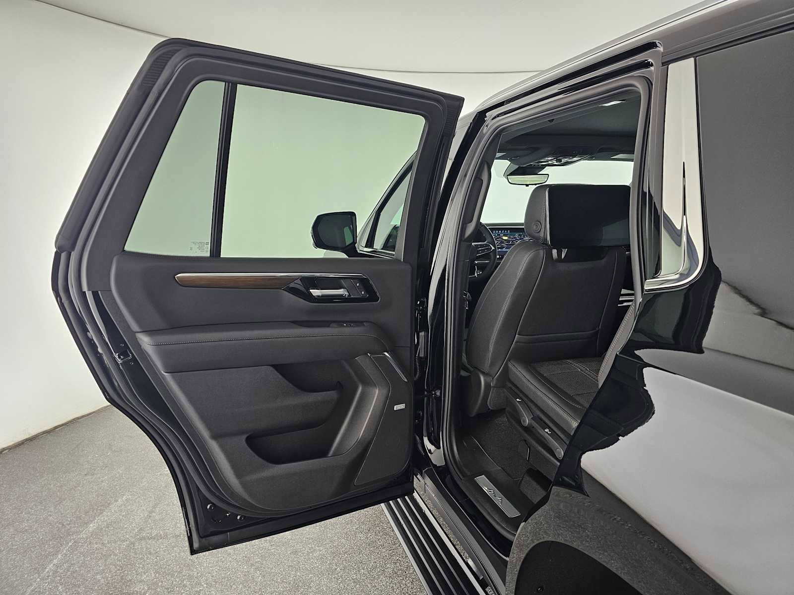 New 2026 Chevrolet Tahoe High Country image 17