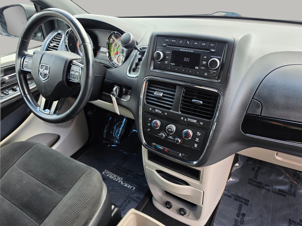 Used 2016 Dodge Grand Caravan SE FWD image 33