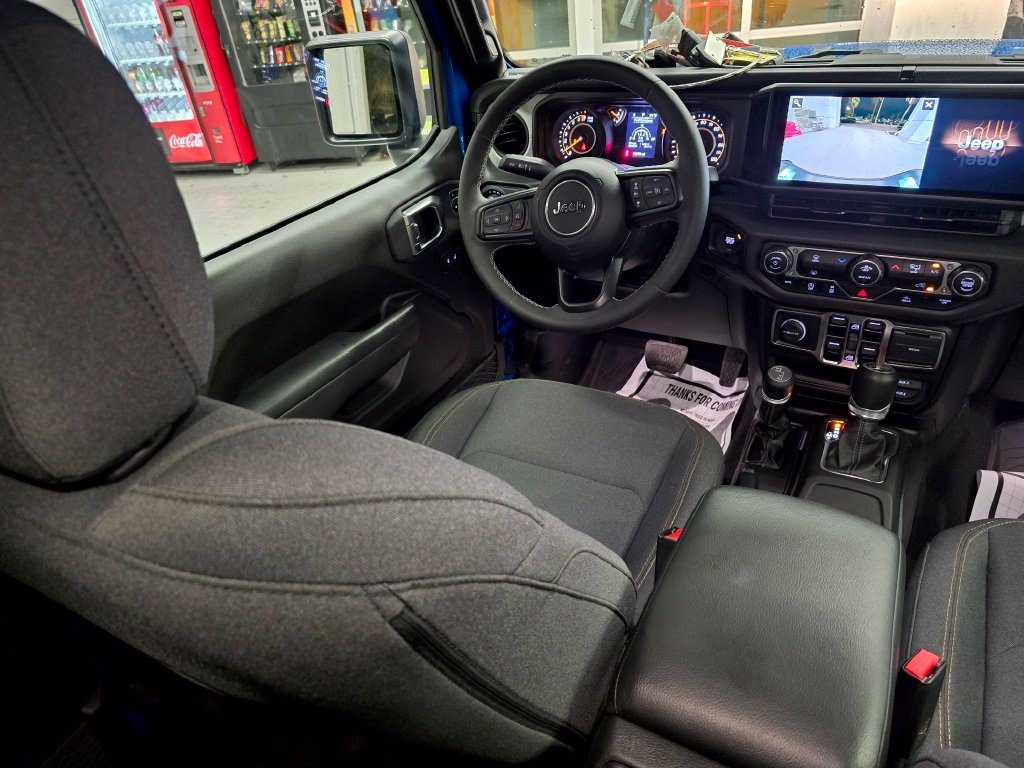Used 2025 Jeep Gladiator Sport AWD/4WD image 35