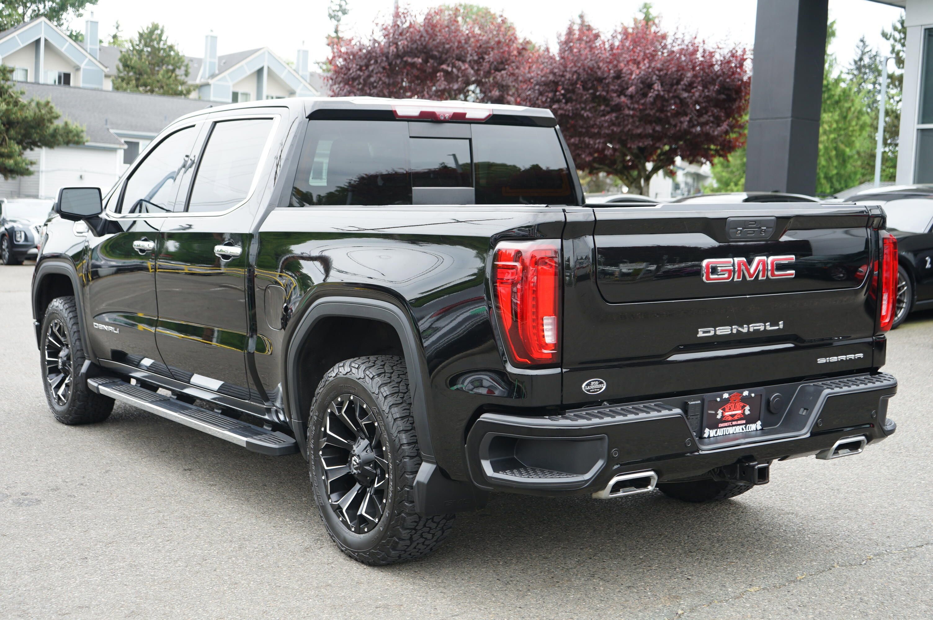 Used 2020 GMC Sierra 1500 Denali w/ Denali Premium Package AWD/4WD image 3
