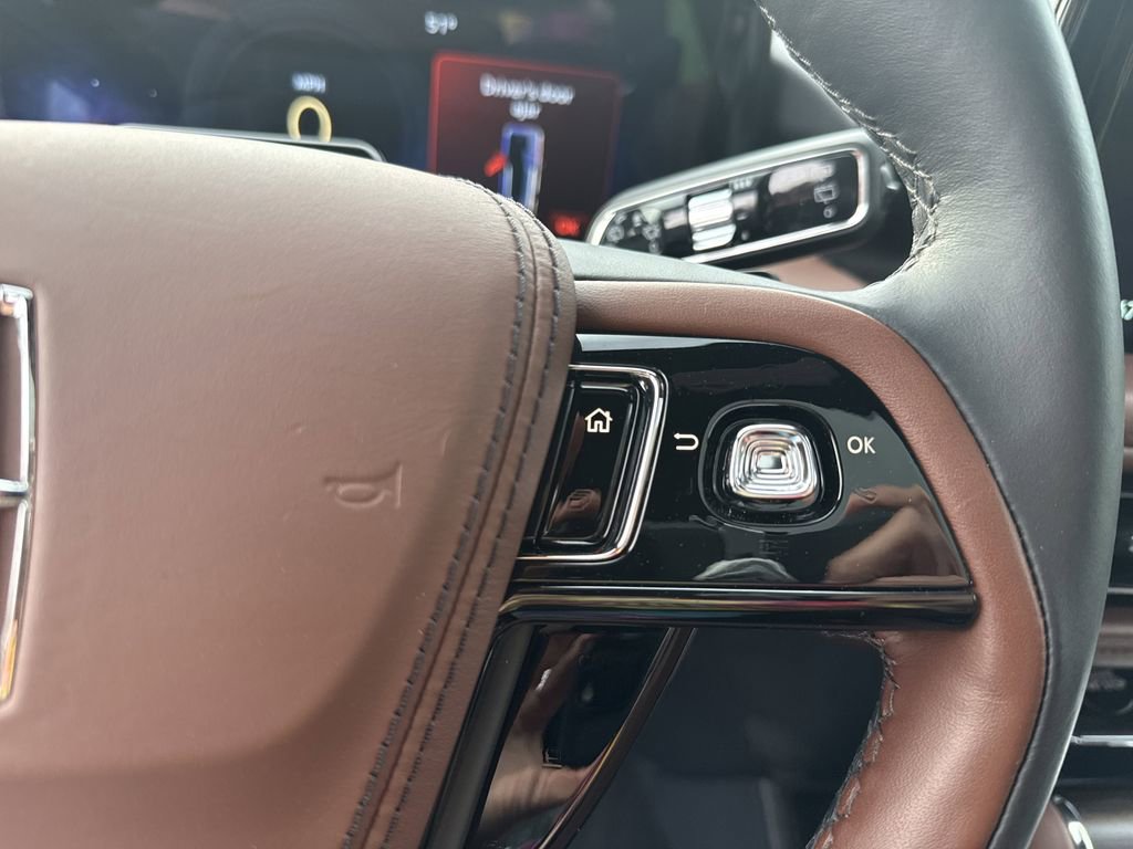 Used 2025 Lincoln Aviator Reserve w/ Equipment Group 201A AWD/4WD image 28