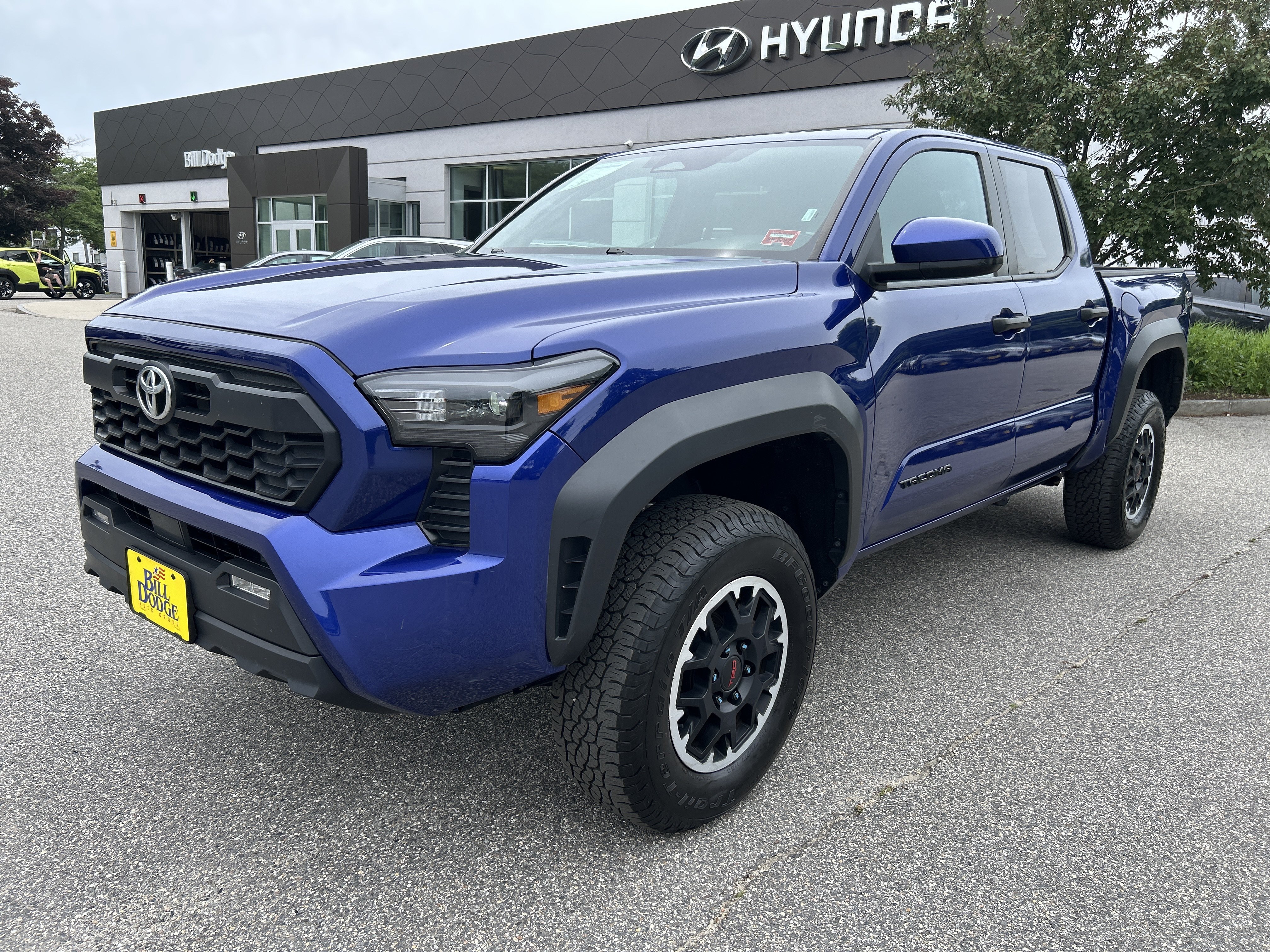 Used 2024 Toyota Tacoma TRD Off-Road AWD/4WD image 1