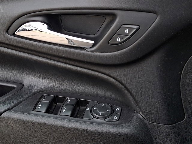 Used 2018 Chevrolet Equinox LT image 18