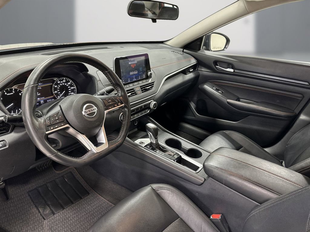 Used 2022 Nissan Altima 2.5 SR FWD image 12