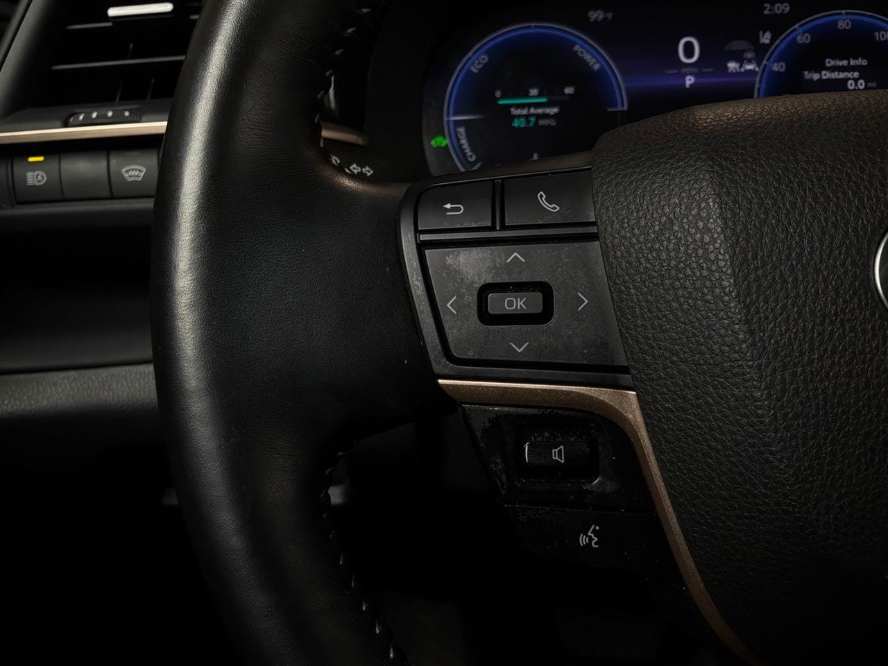 Used 2025 Toyota Crown AWD/4WD image 36