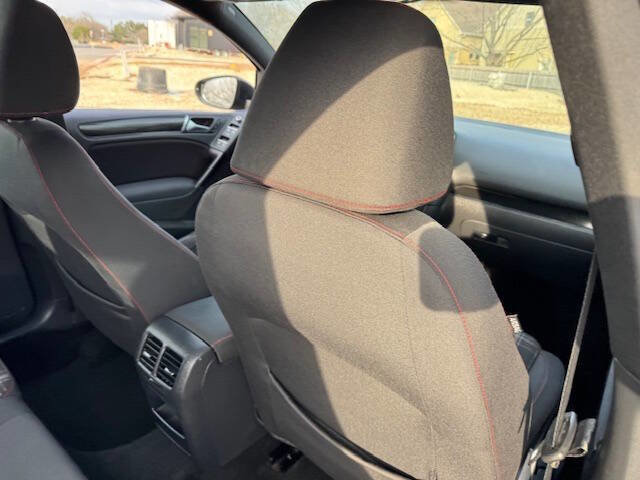 Used 2011 Volkswagen Golf 4-Door image 18