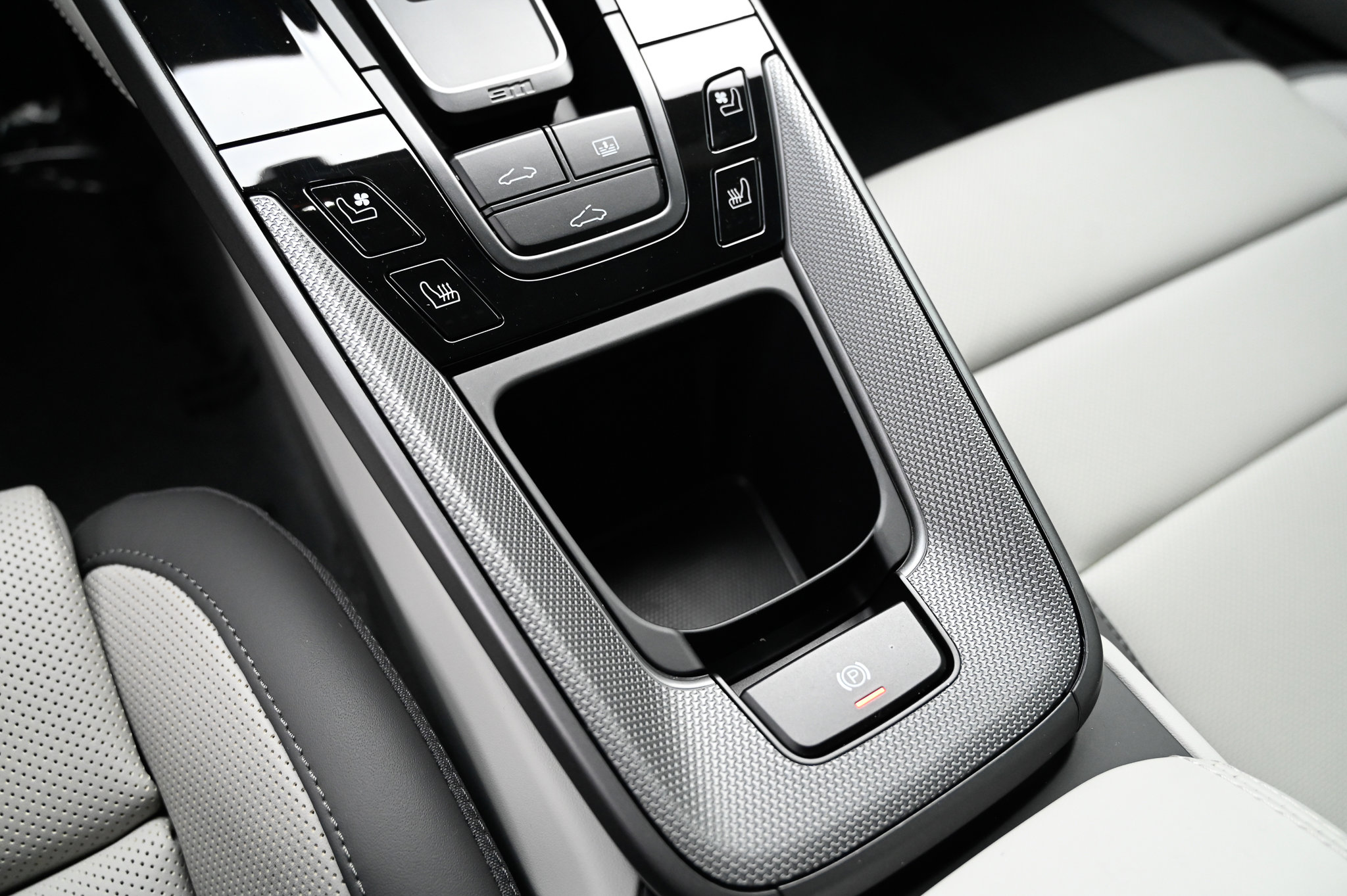 Used 2025 Porsche 911 Carrera image 33