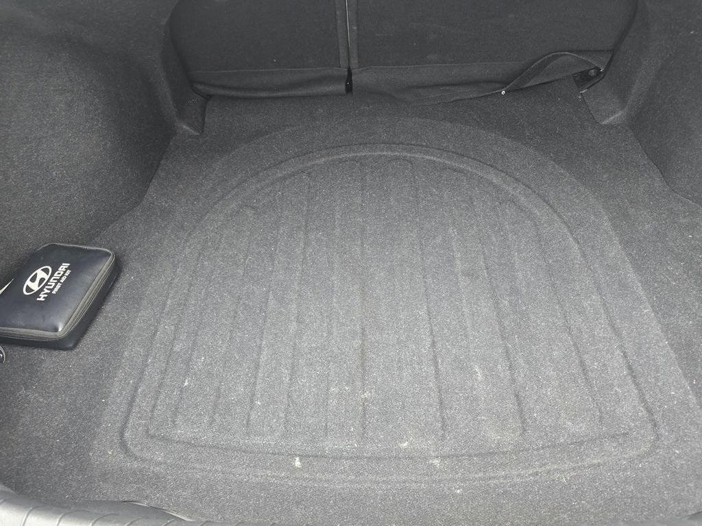 Used 2021 Hyundai Elantra Limited image 10