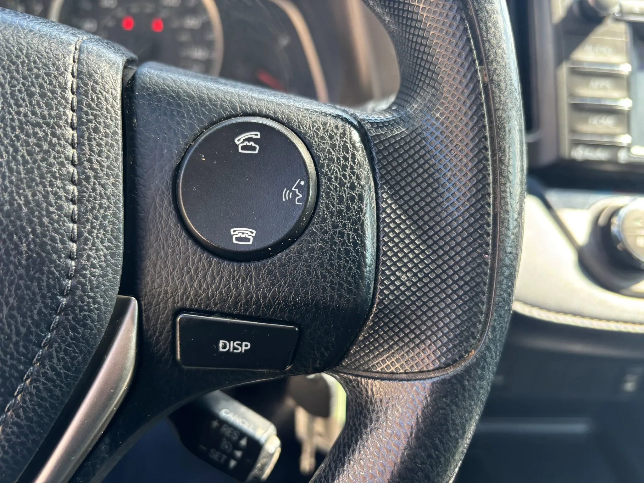Used 2014 Toyota RAV4 XLE AWD/4WD image 12