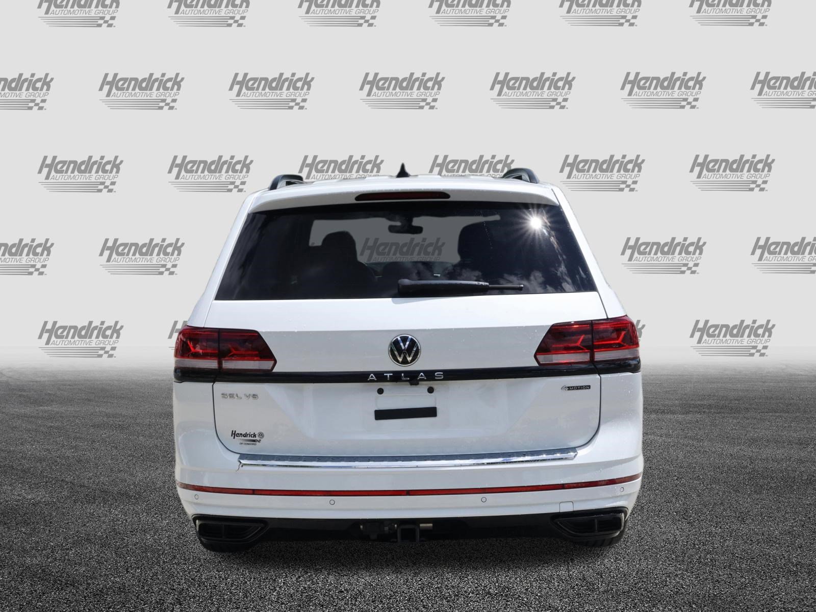 Used 2023 Volkswagen Atlas SEL R-Line AWD/4WD image 8
