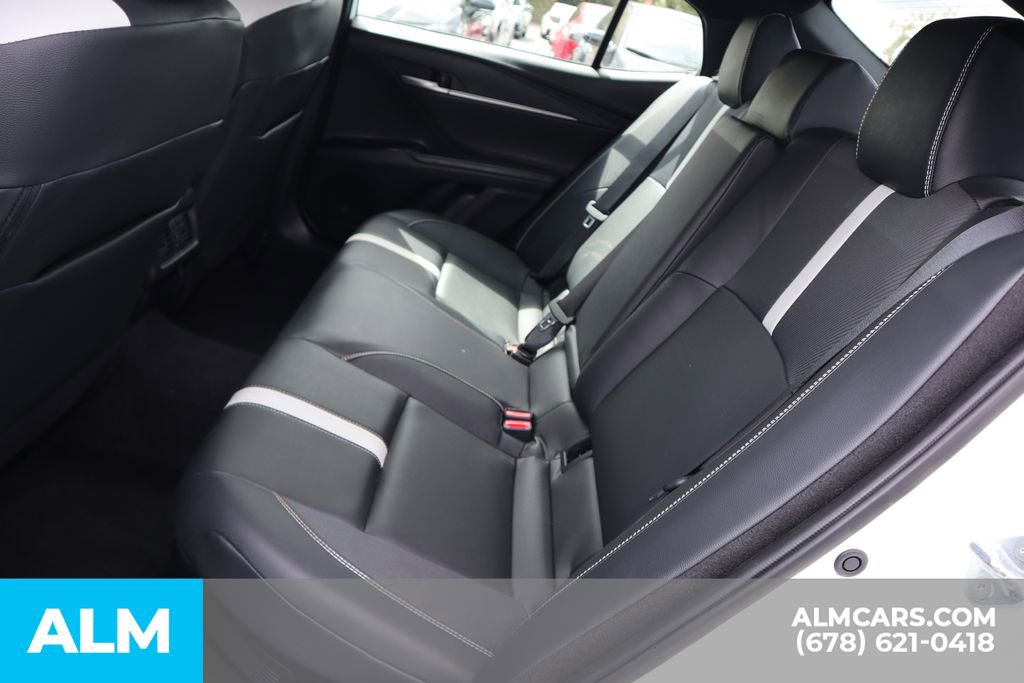 Used 2025 Toyota Camry SE image 17