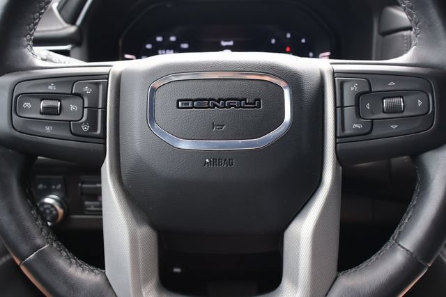 Used 2024 GMC Yukon Denali w/ Advanced Technology Package AWD/4WD image 26