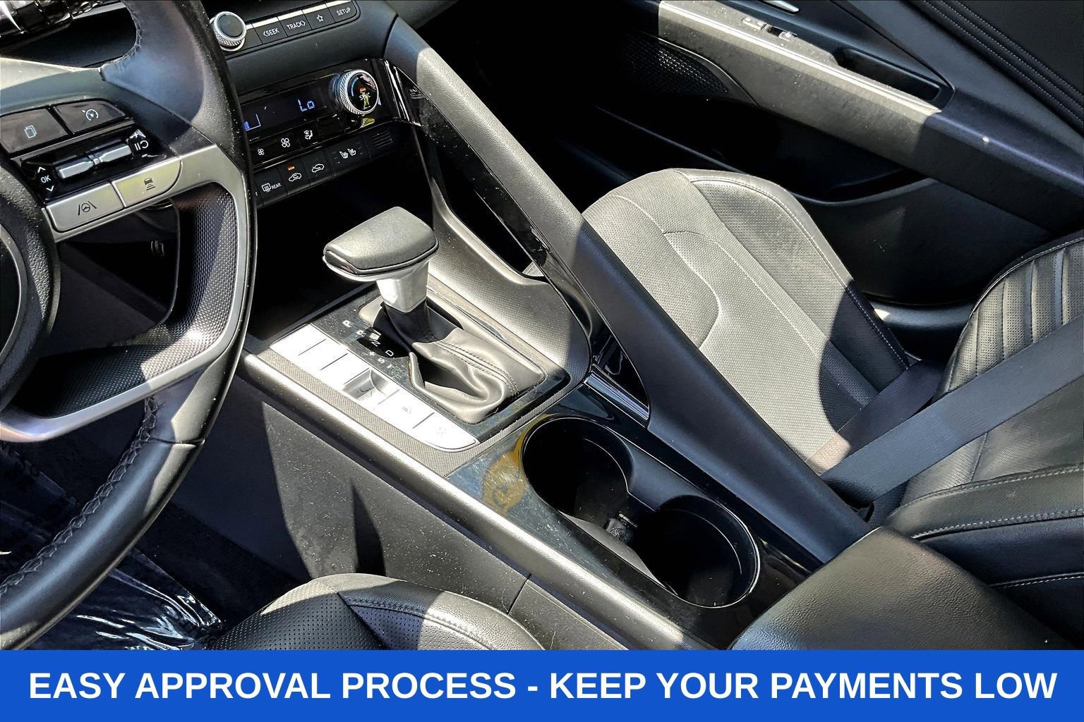 Used 2023 Hyundai Elantra Limited w/ Preferred Accessory Package FWD image 18