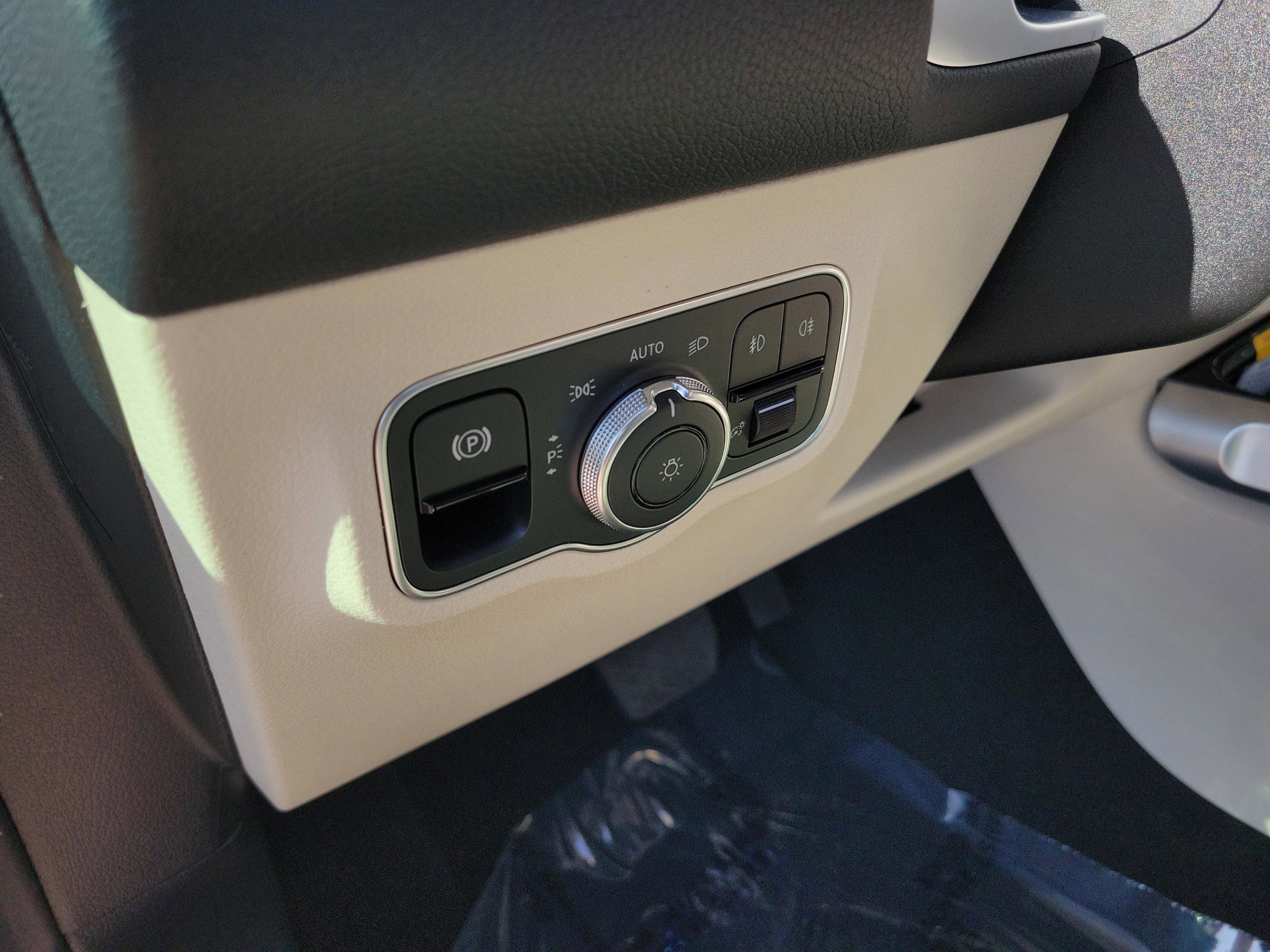 Certified 2025 Mercedes-Benz GLB 250 image 25