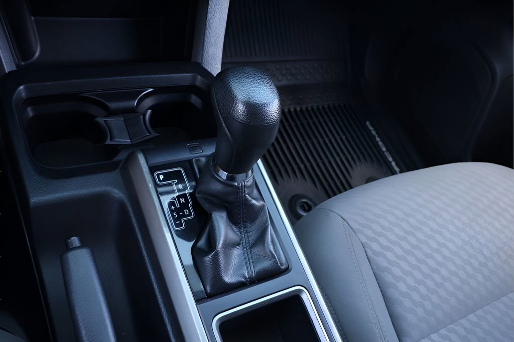 Used 2020 Toyota Tacoma SR5 RWD image 25