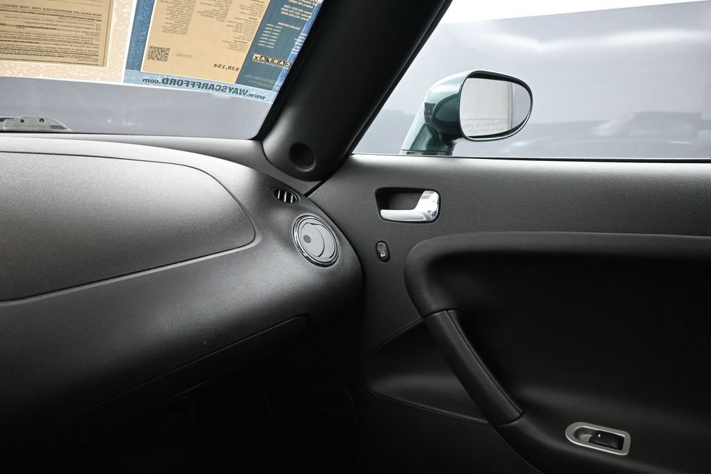 Used 2007 Pontiac Solstice GXP w/ Premium Package RWD image 10
