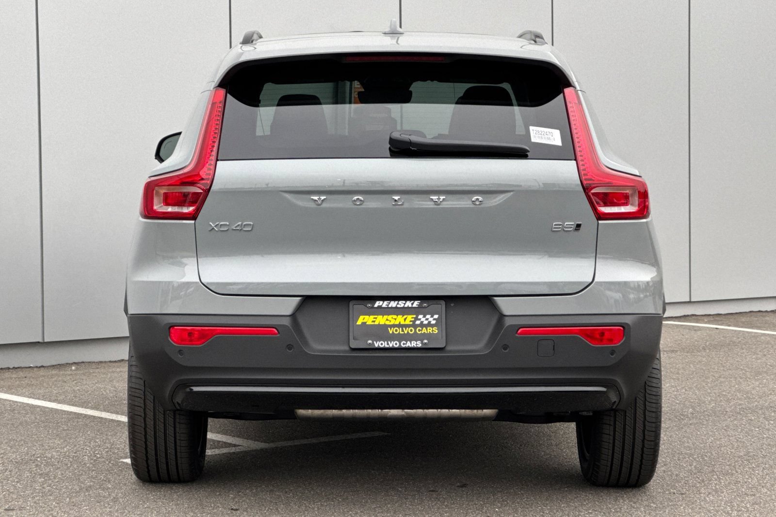 New 2026 Volvo XC40 B5 Plus w/ Protection Package Premier AWD/4WD image 4