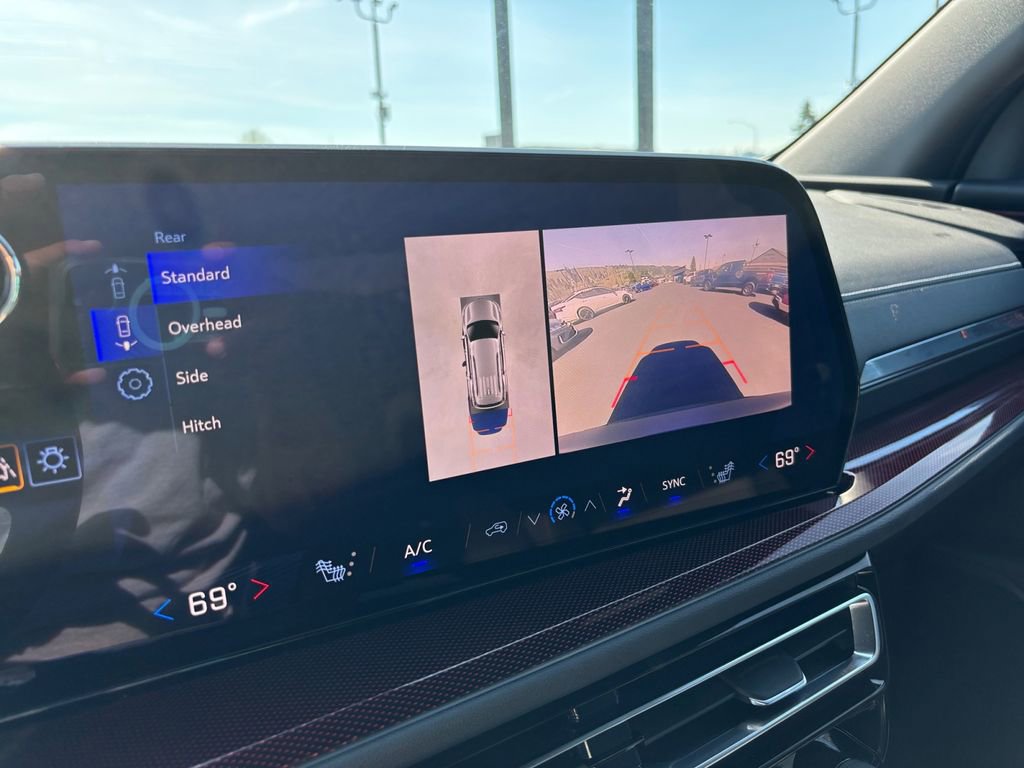 Used 2025 Chevrolet Traverse Z71 w/ Driver Confidence Package image 20